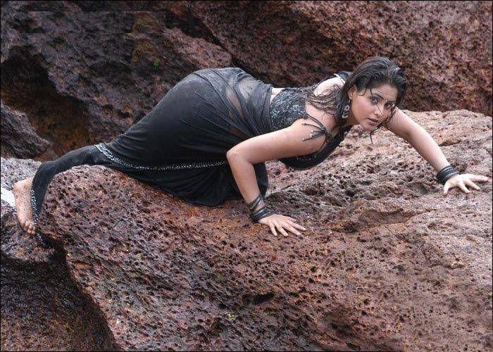 South Indian Actresses In Wet Saree Hot Show Photos Collections