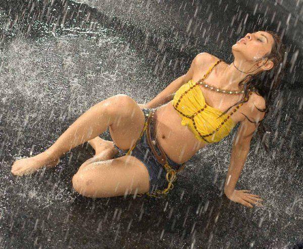 South Indian Actresses In Wet Saree Hot Show Photos Collections