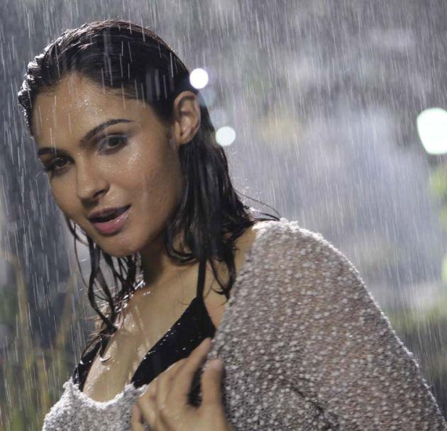 South Indian Actresses In Wet Saree Hot Show Photos Collections