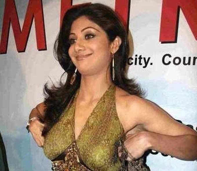 South Indian Actresses who Faced Dress Slips in Public Photos