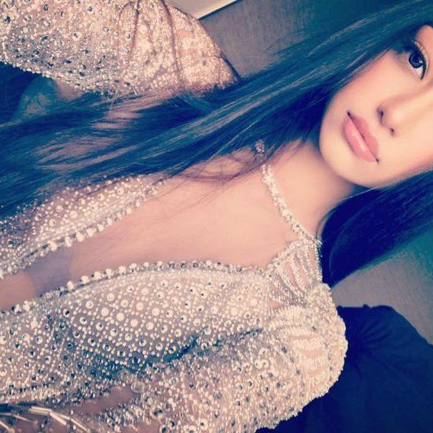 Star Kid Alanna Panday Hot Bikini Photos are too Hot to Handle!