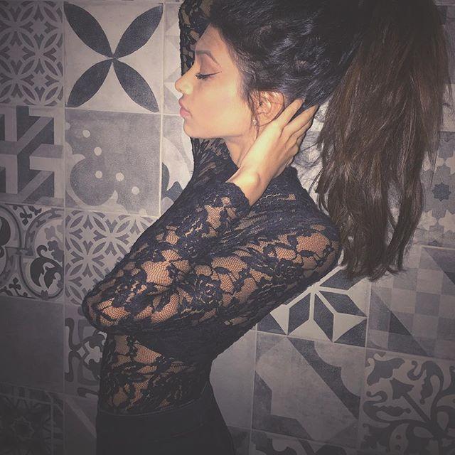 Star Kid Alanna Panday Hot Bikini Photos are too Hot to Handle!