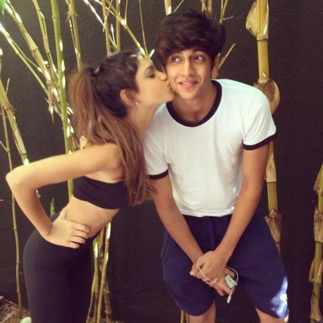 Star Kid Alanna Panday Hot Bikini Photos are too Hot to Handle!