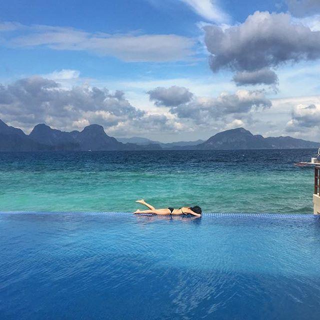 Star Kid Alanna Panday Hot Bikini Photos are too Hot to Handle!