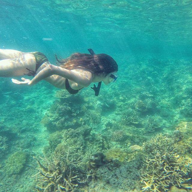 Star Kid Alanna Panday Hot Bikini Photos are too Hot to Handle!