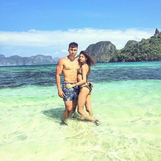 Star Kid Alanna Panday Hot Bikini Photos are too Hot to Handle!