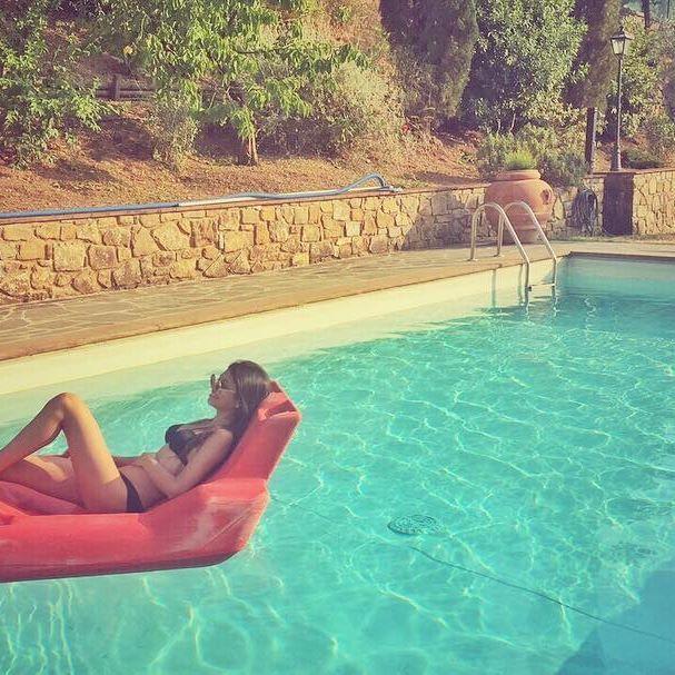 Star Kid Alanna Panday Hot Bikini Photos are too Hot to Handle!