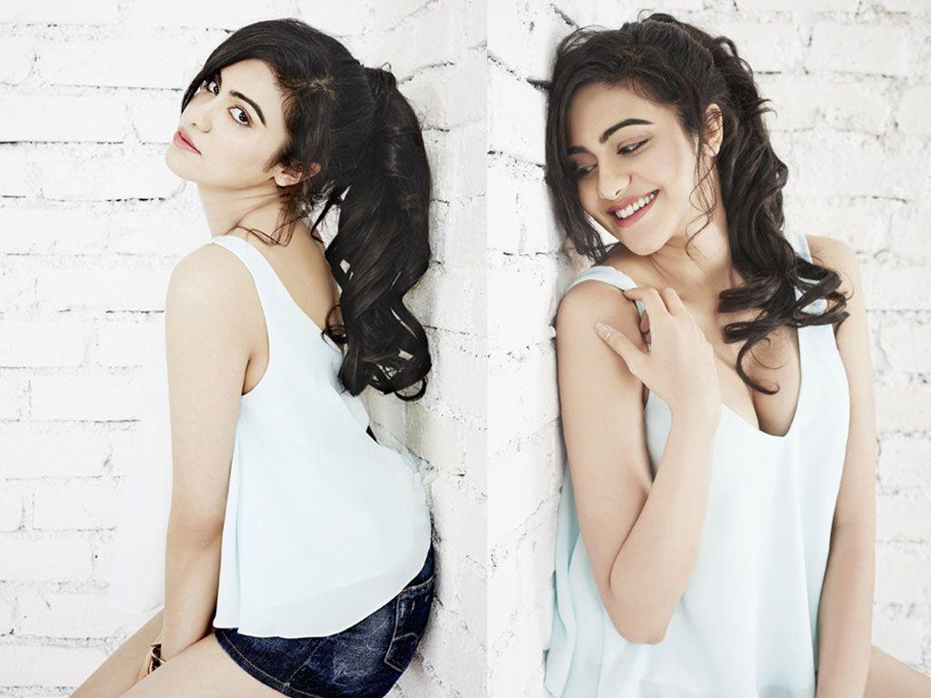 Stunning Adah Sharma Hot Photo Shows Cleavage & Thighs