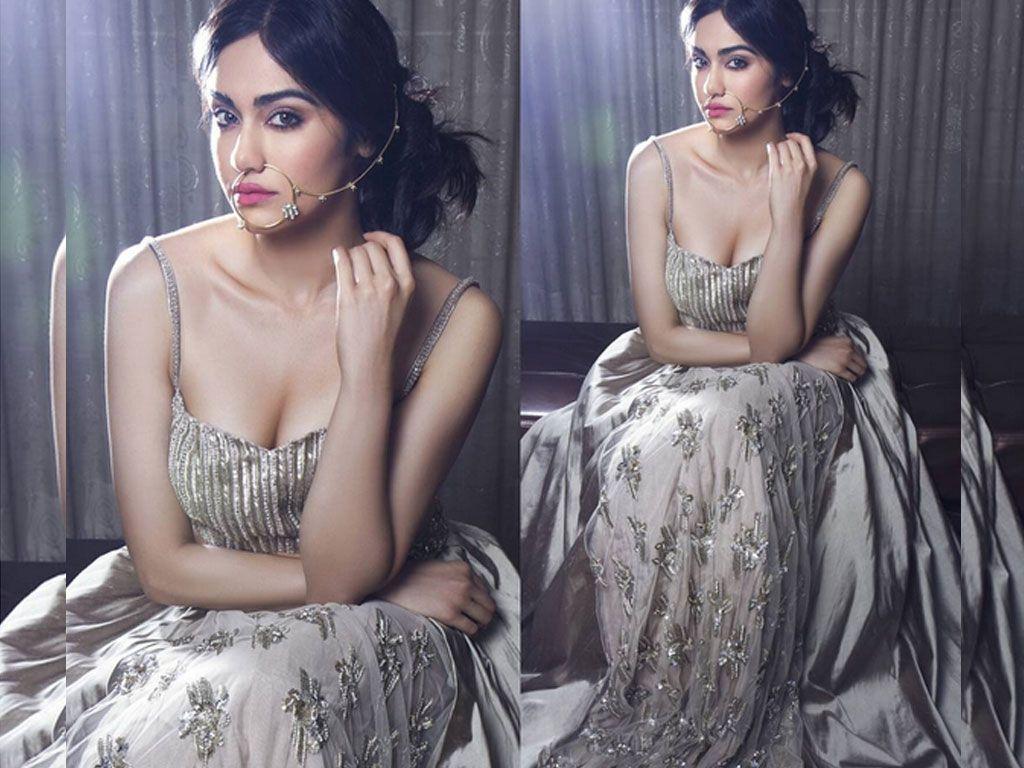 Stunning Adah Sharma Hot Photo Shows Cleavage & Thighs