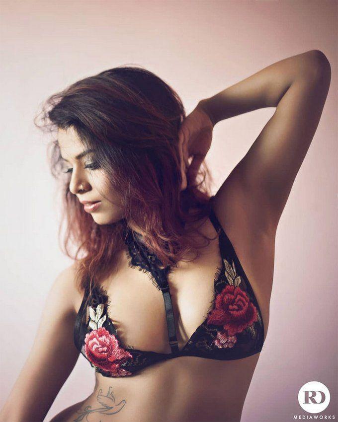 Sudipta Latest Hot & Spicy Sizzling Photos