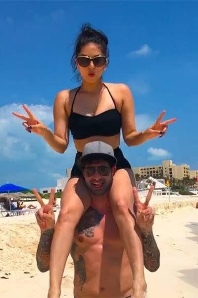 Sunny Leone romancing with Hubby in beach Photos