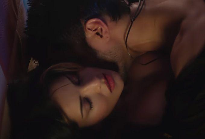 Sunny Leone's HOT & SEXY Stills from 'Beiimaan Love'