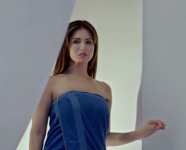 Sunny Leone's HOT & SEXY Stills from 'Beiimaan Love'