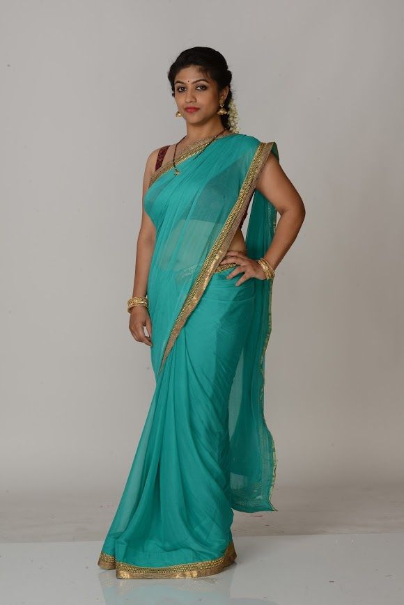 Supriya Hot Saree Pics