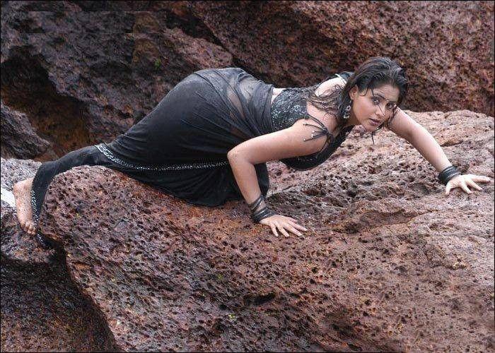 TOLLYWOOD ACTRESS HOT WET PICS