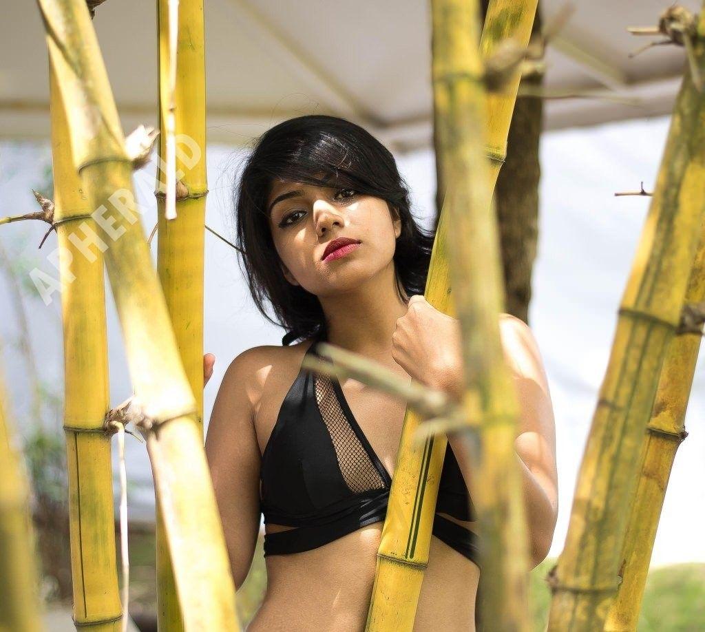 TOO Hot Photoshoot HD Pics of Young Model Navya Ramesh