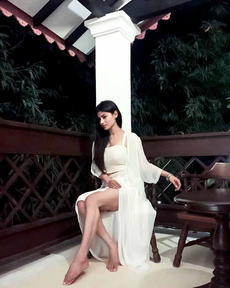 TV Actress Mouni Roy Hot and Sexy Photos