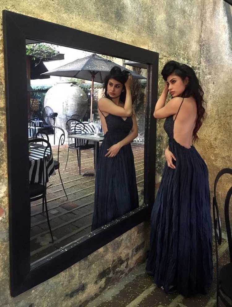 TV Actress Mouni Roy Hot and Sexy Photos