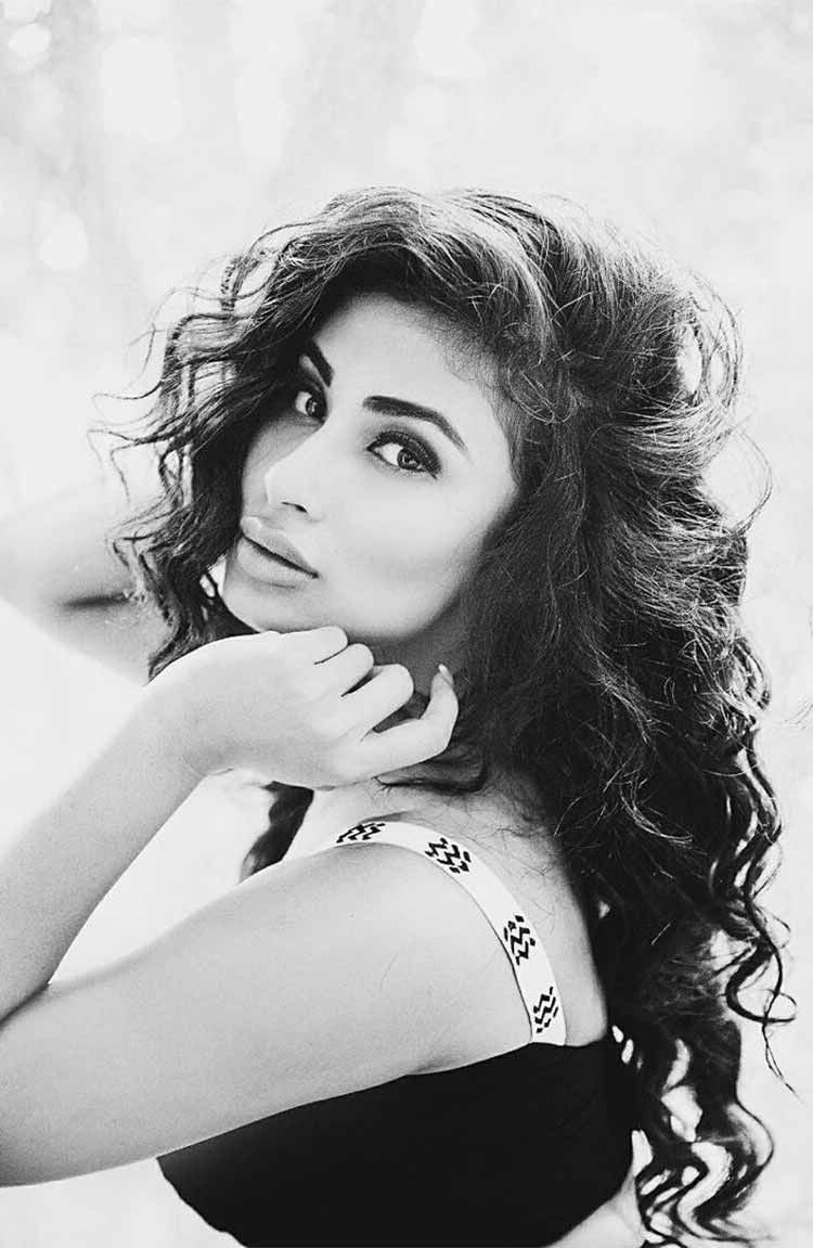 TV Actress Mouni Roy Hot and Sexy Photos