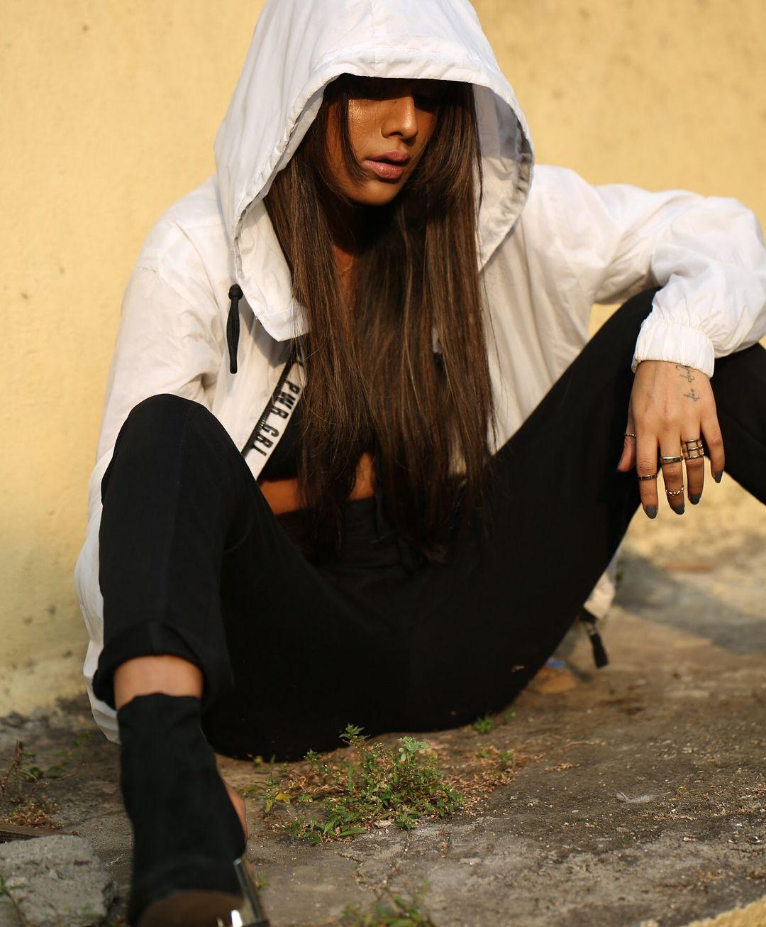 TV hottie Nia Sharma Latest Unseen Hot & Spicy Gallery