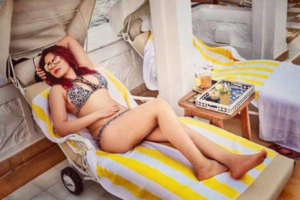 TV hottie Shama Sikander sizzles in bikini Photos