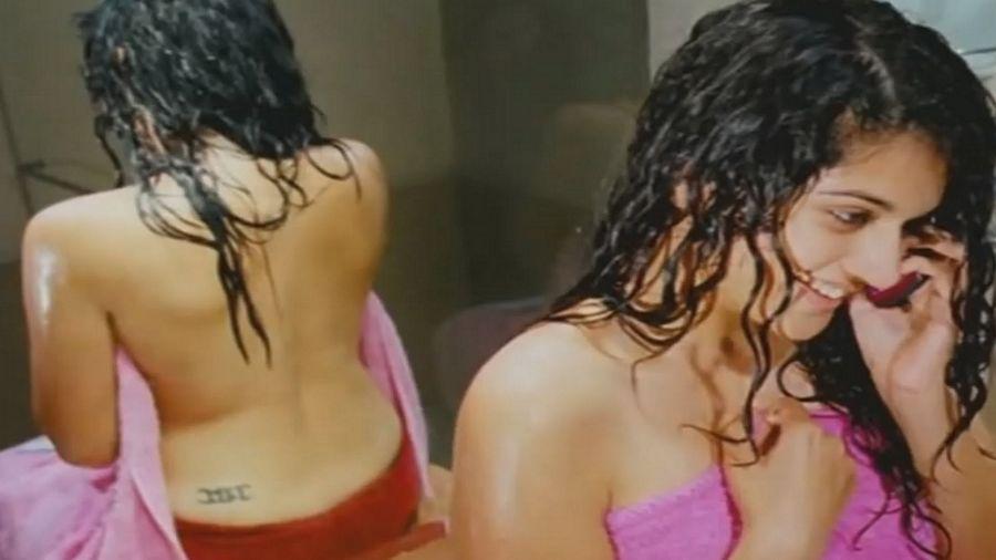 Taapsee Pannu Hot Sexy Pics