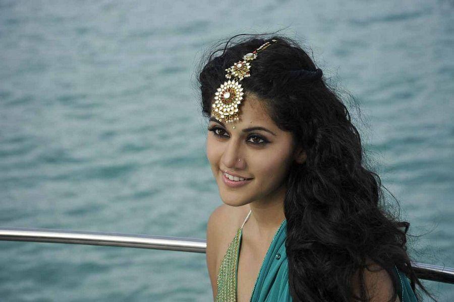 Taapsee Pannu Hot Sexy Pics