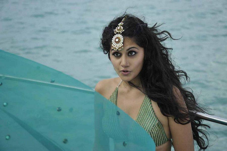 Taapsee Pannu Hot Sexy Pics