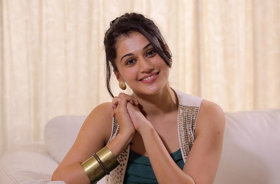 Taapsee Pannu Hot and Sexy Photos