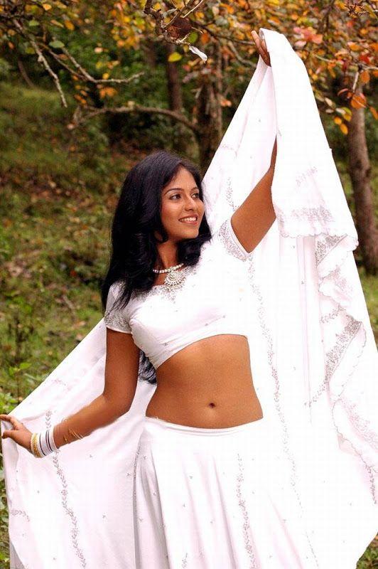 Tamil Actress Anjali Hot Navel Show Photos