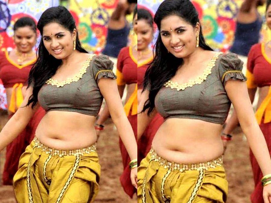 Tamil Actress Srushti Dange hot & wide Deep Cleavage Navel Show Stills