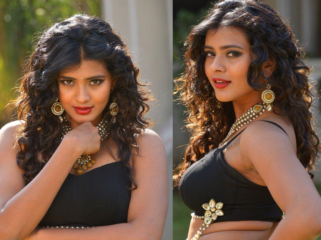 Telugu Actress Hebah Patel Hot Navel Show Photo Collections