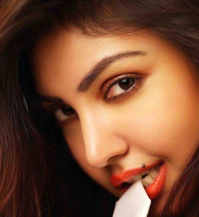 Telugu Actress Komal Jha Hot & Sexy Images Bikini Pictures that Will Steal Your Heart