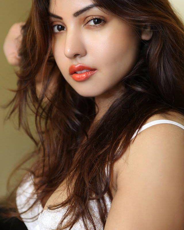 Telugu Actress Komal Jha Hot & Sexy Images Bikini Pictures that Will Steal Your Heart