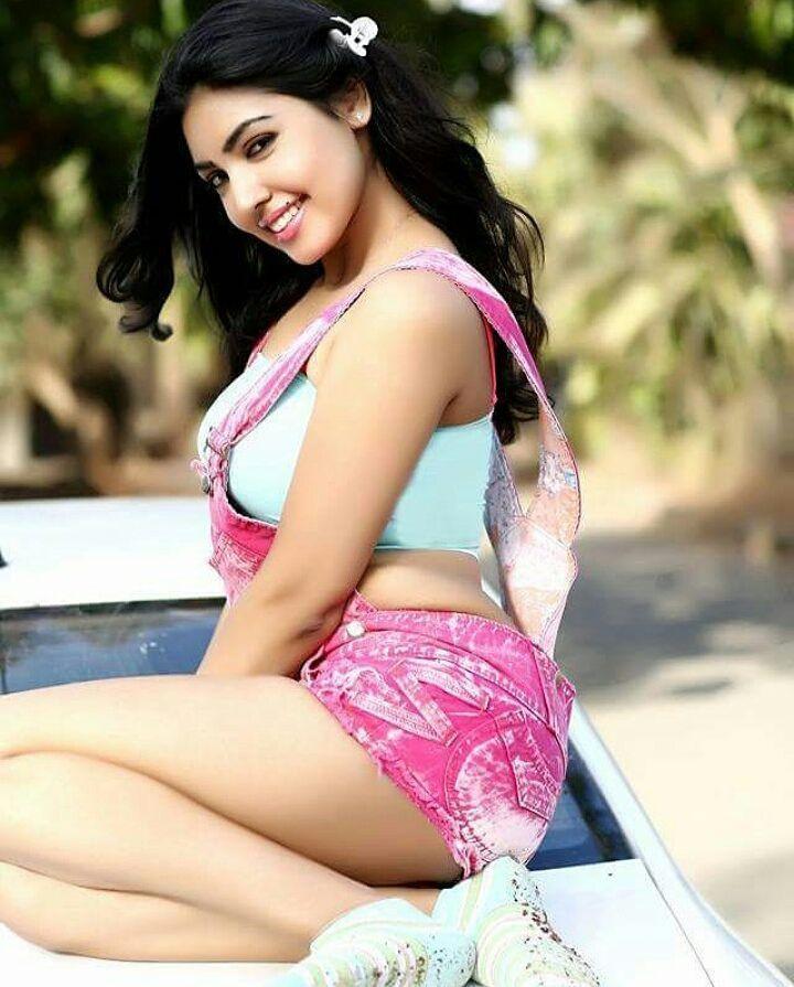 Telugu Actress Komal Jha Hot & Sexy Images Bikini Pictures that Will Steal Your Heart
