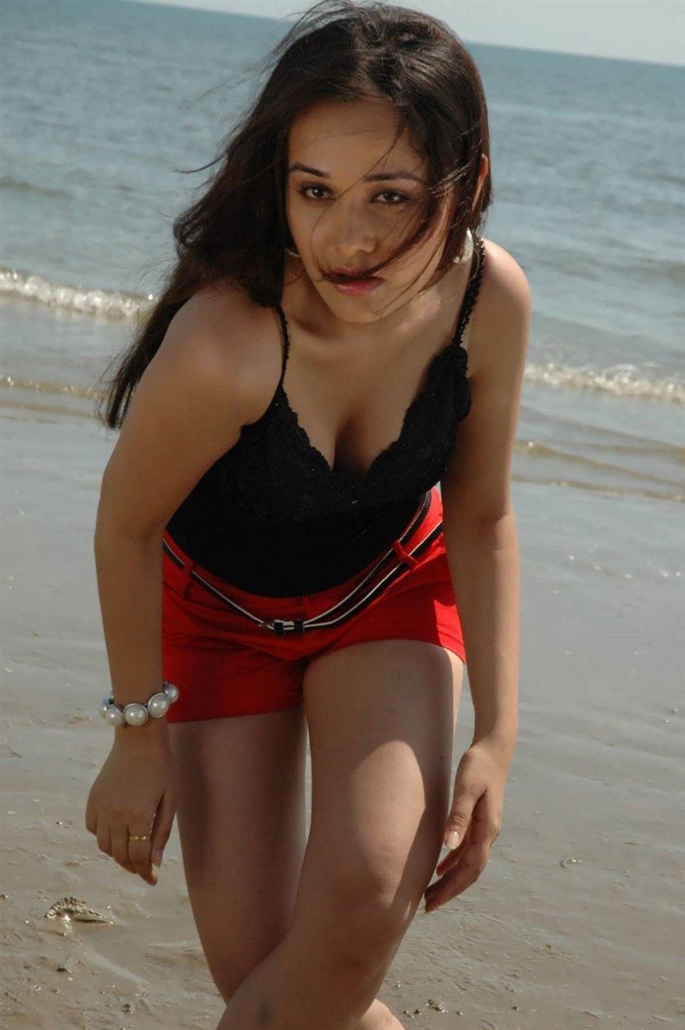 Telugu Actress Nisha Kothari Hot & Spicy Cleavage Show Photos
