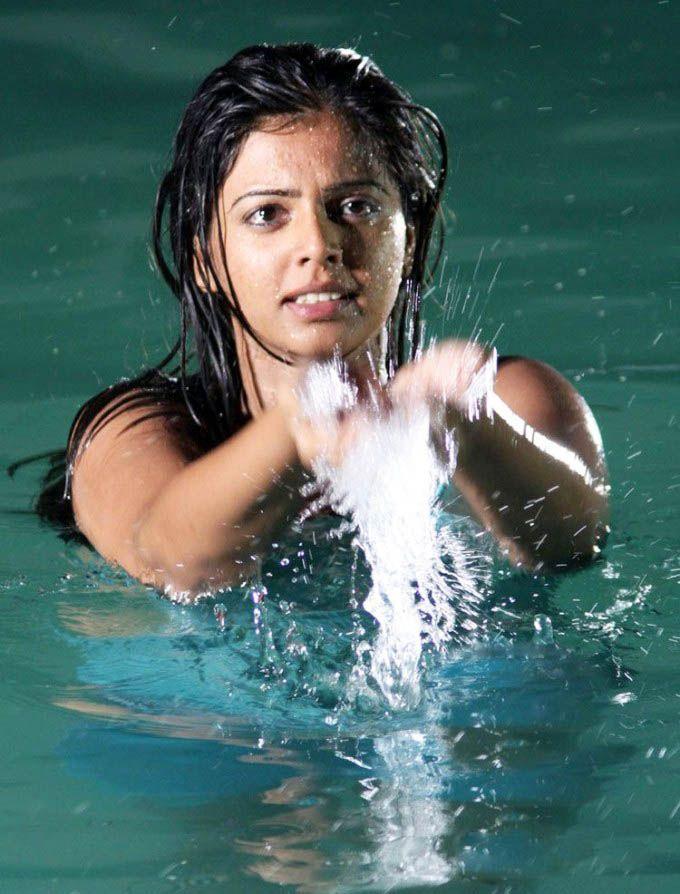 Telugu Actress Sonia Suri Rare & Unseen Hot Photos