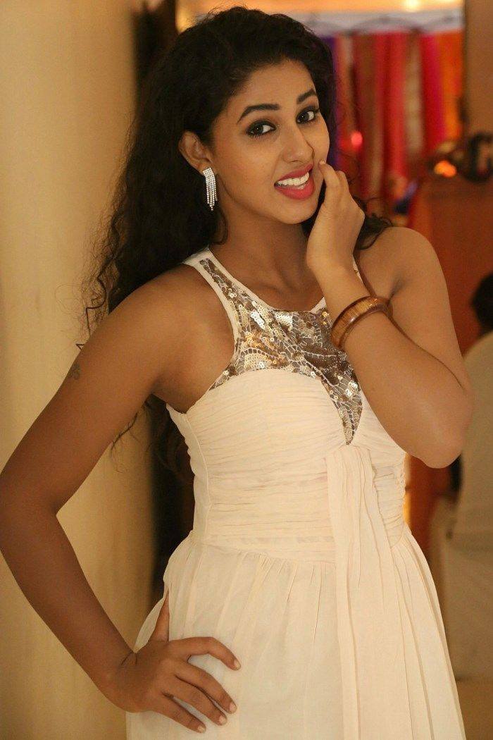 Telugu Heroine Pavani Spicy Photos