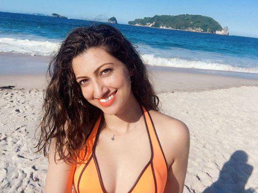 Telugu Item Girl Hamsa Nandini Enjoying in Beach Holiday Photos
