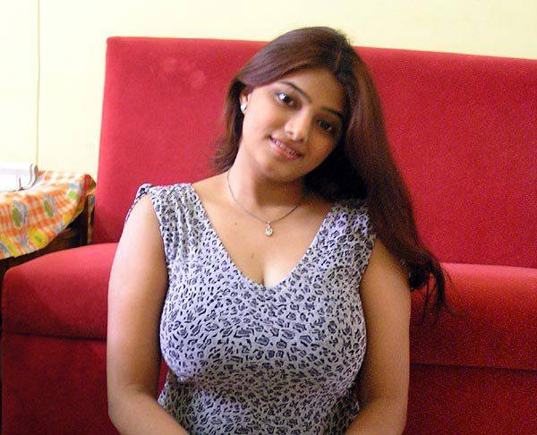 Telugu Sexy TV Actress Anchor Jahnavi Photos