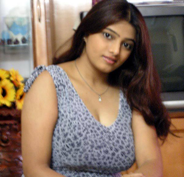 Telugu Sexy TV Actress Anchor Jahnavi Photos