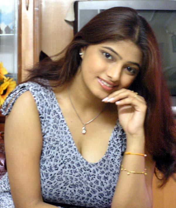 Telugu Sexy TV Actress Anchor Jahnavi Photos