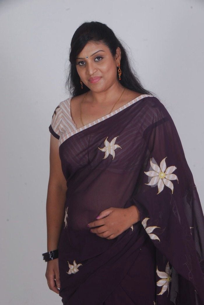 Telugu Supporting Aunty Uma Hot Photos