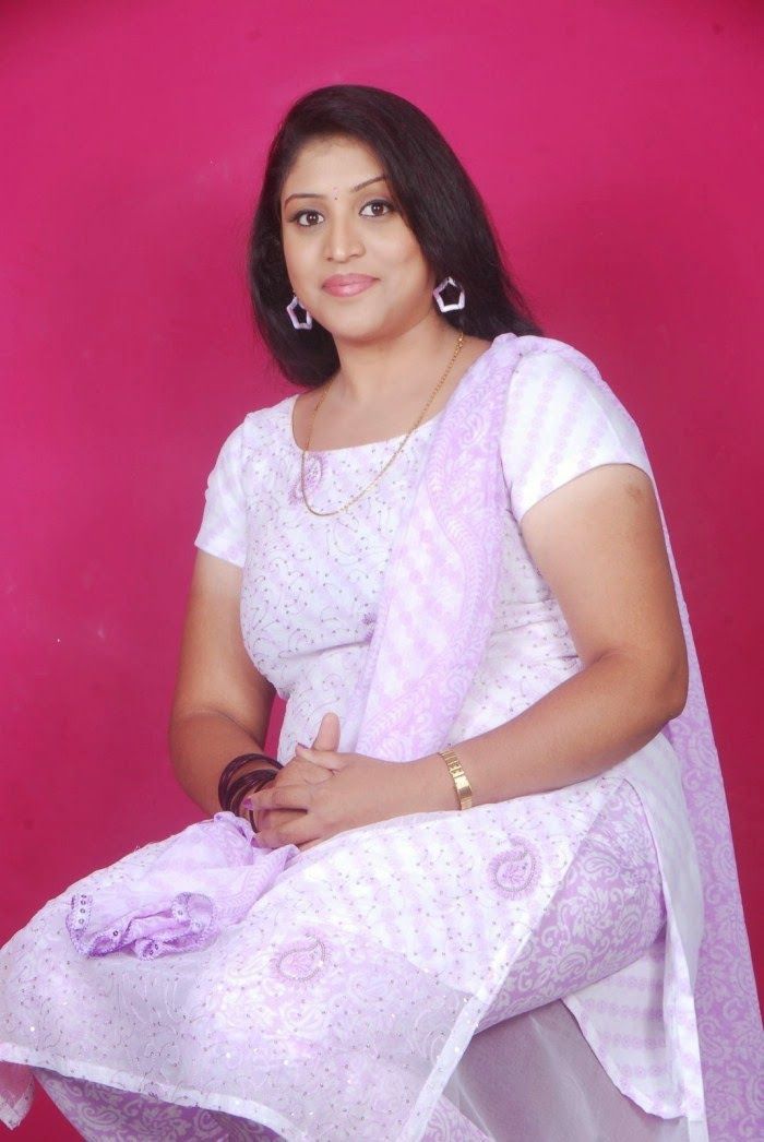 Telugu Supporting Aunty Uma Hot Photos