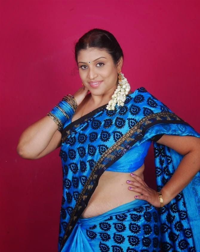 Telugu Supporting Aunty Uma Hot Photos