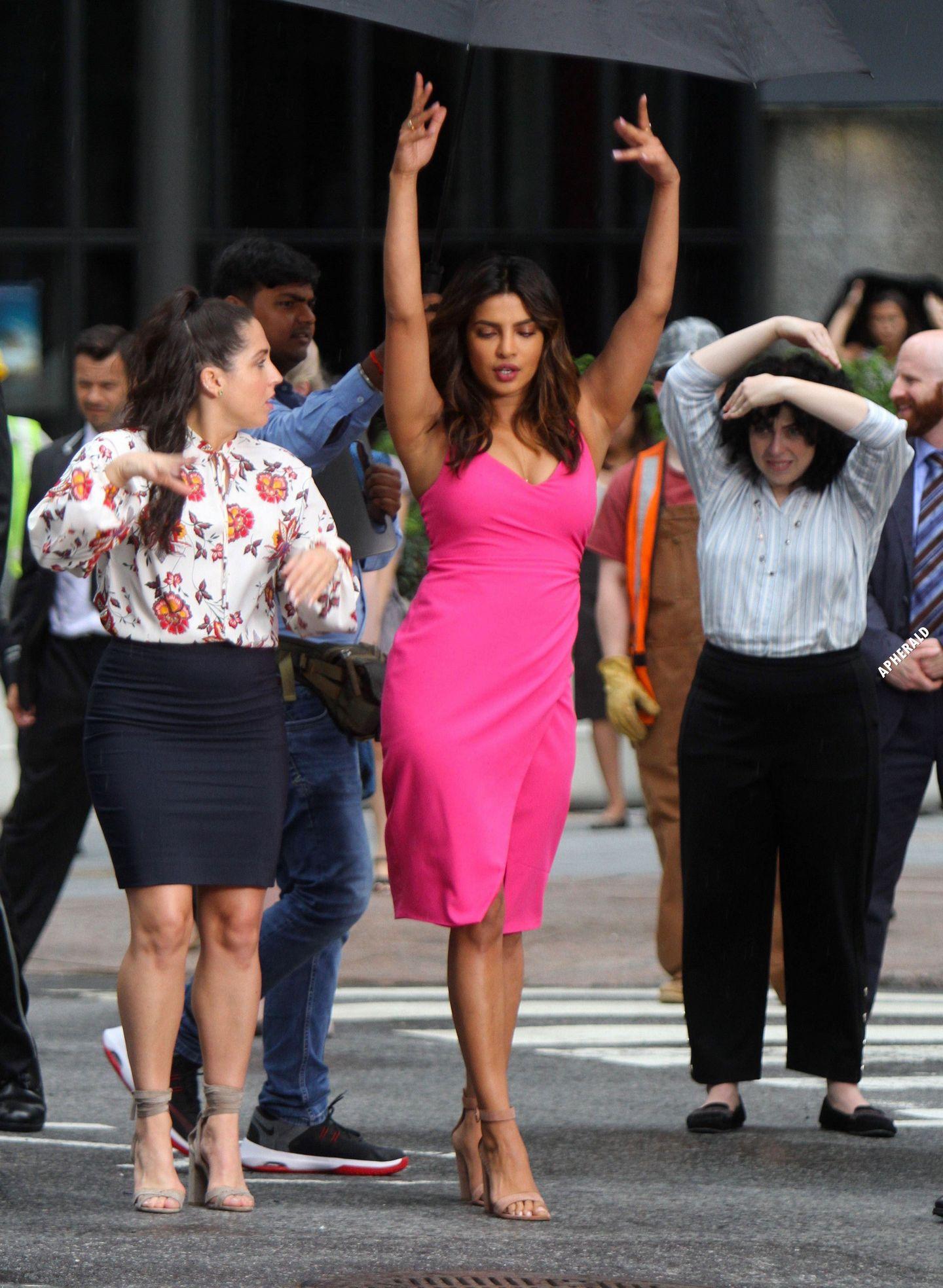 Tempting Photos of Priyanka Chopra Caught Red Handed