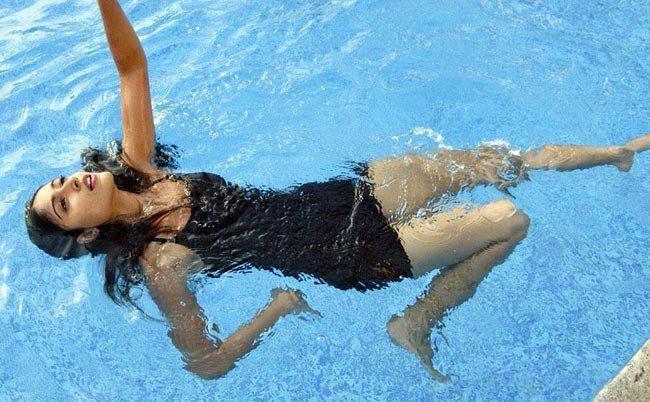 Tollywood Actress In Swimming Bath Collection Photos