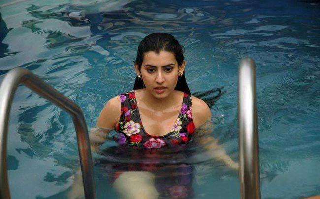 Tollywood Actress In Swimming Bath Collection Photos