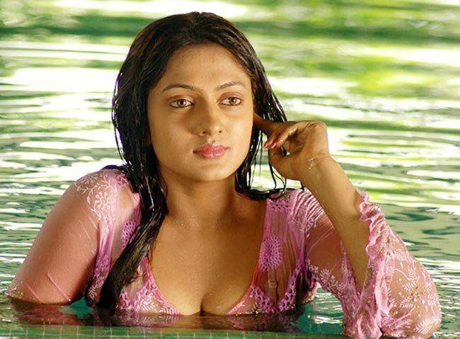 Tollywood Actress In Swimming Bath Collection Photos