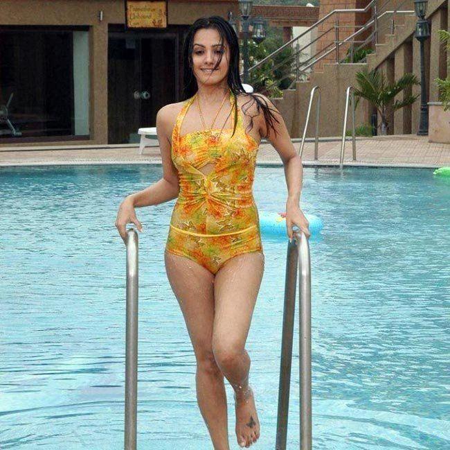 Tollywood Actress In Swimming Bath Collection Photos